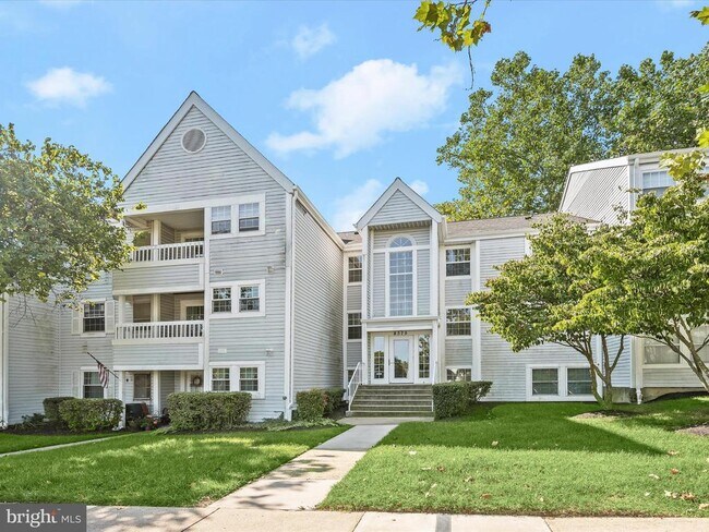 Foto del edificio - 8375 Montgomery Run Rd