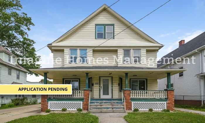 Foto principal - Freshly Remodeled 3 Bedroom Duplex in Lake...