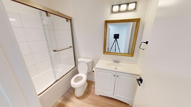 Interior Photo - 5804 Woodman