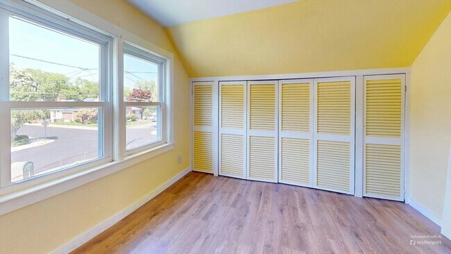 Foto del edificio - 55 Brentwood St