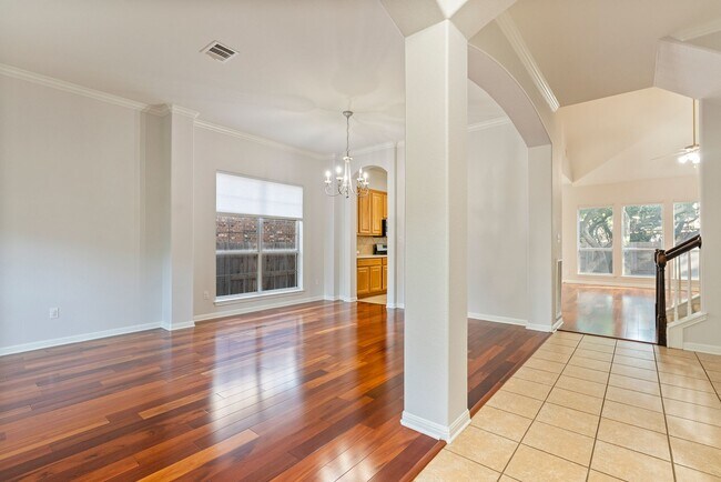 Building Photo - Beautiful 4 Bedroom, 3 Bathroom Home in Me...