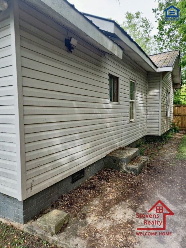Building Photo - 117 N Main St