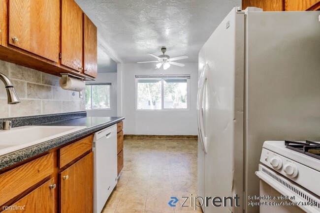 Building Photo - 2 br, 1 bath Duplex - 1681 Rockrose Road, ...