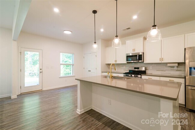 Building Photo - 4614 Christina Ct