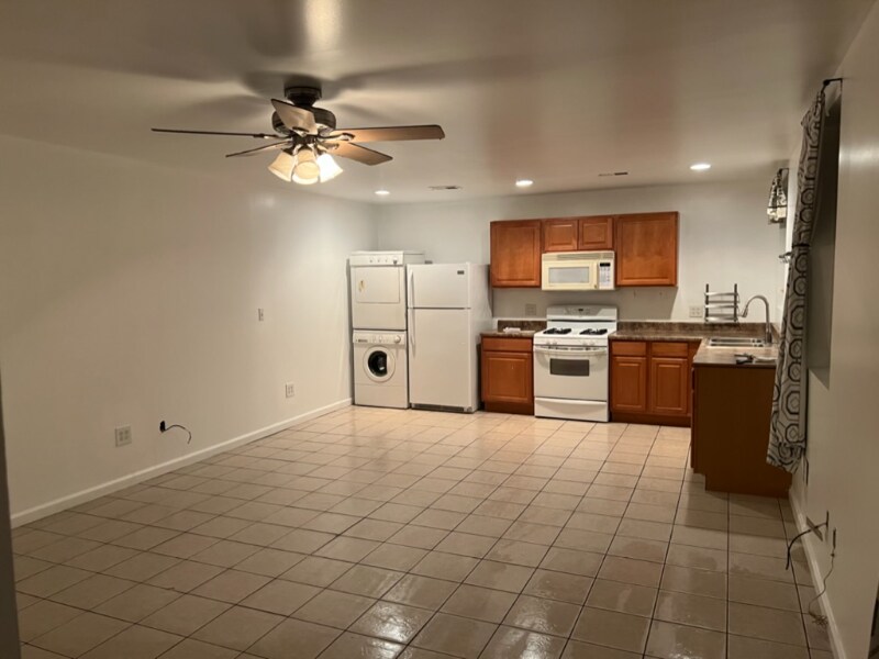 2506 E Carson St Unit Fl 2 Rear, Pittsburgh, PA 15203 Apartment for