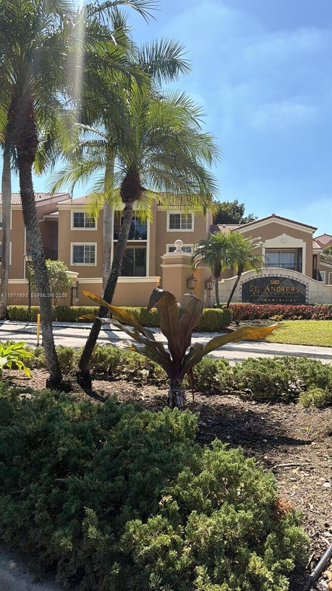 Foto del edificio - 7930 N Nob Hill Rd