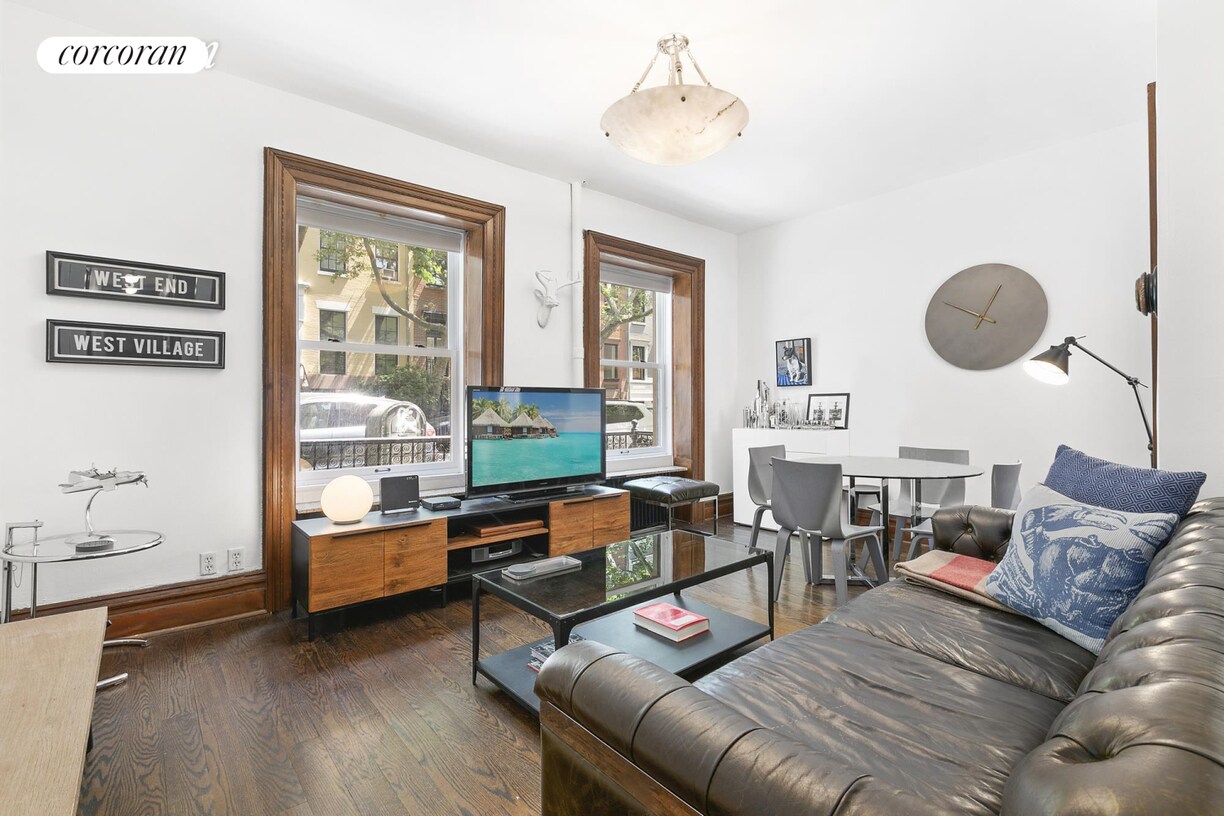 Primary Photo - 126 W 11th St