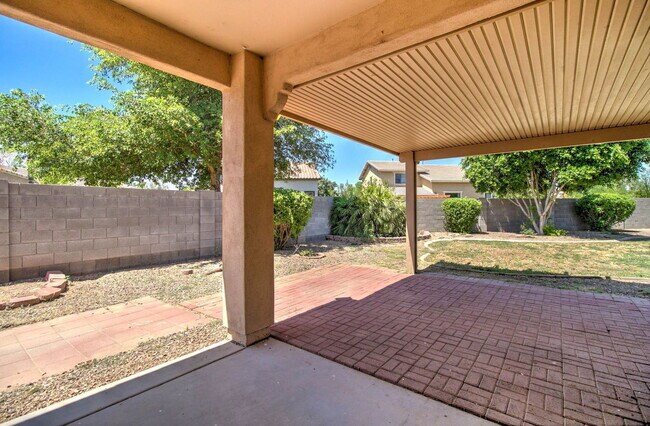 Building Photo - 4836 S Summit Ct