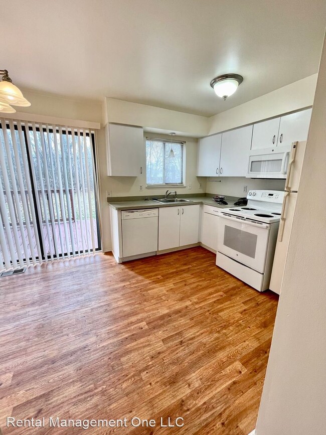 Building Photo - 2 br, 1.5 bath House - 1019 Glengary