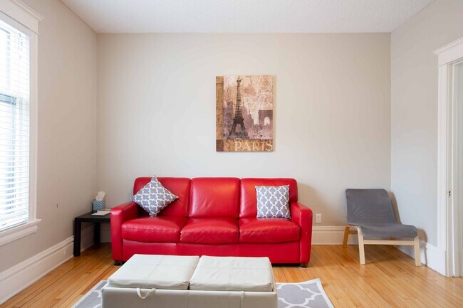 Foto del edificio - 733 E 27th St