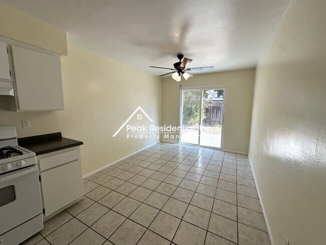 Building Photo - Updated 3bd/1.5ba Rancho Cordova Duplex