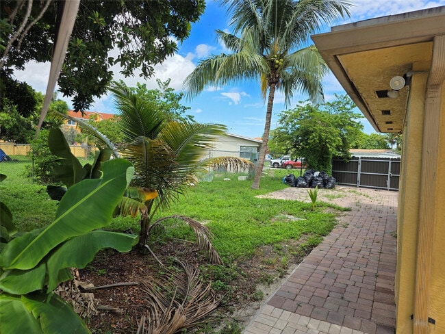 Foto del edificio - 4031 NE 8th Ave