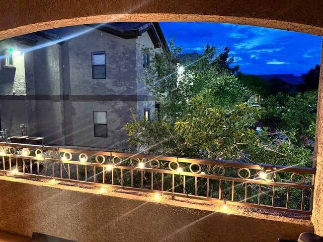 Foto del edificio - 8250 N Grand Canyon Dr