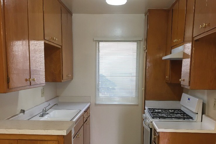 Foto principal - 1009 N Hayworth Ave