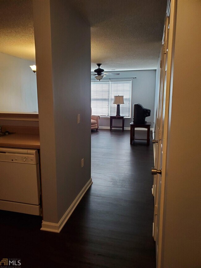 Foto del edificio - 3331 Campus Pointe Cir