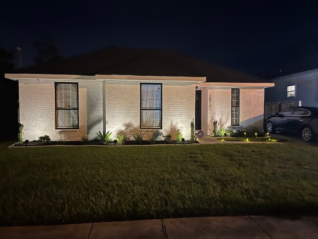 Building Photo - 2812 Shannon Dr