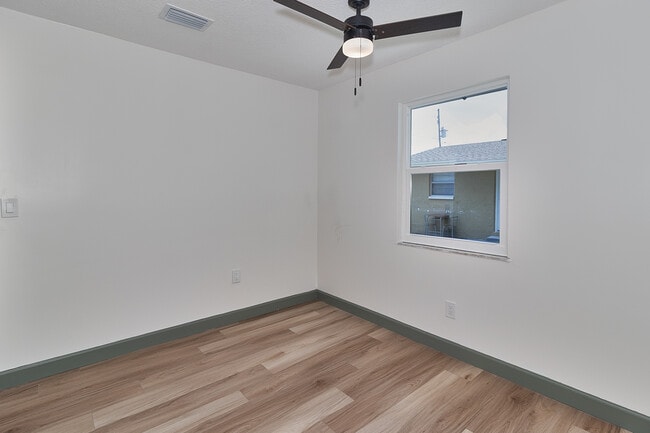 Foto del edificio - 510 91st Ave N