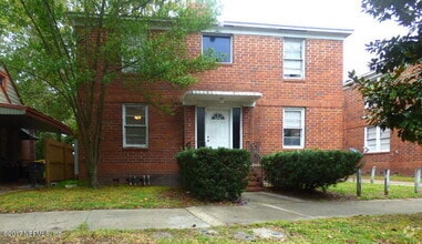 Building Photo - 2575 Myra St