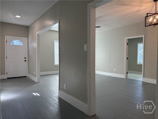 Foto del edificio - 728 W 39th St