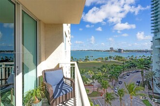 Building Photo - 2000 N Bayshore Dr