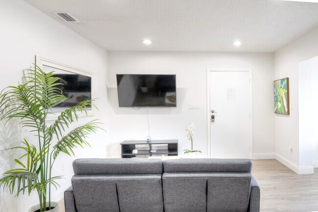 Foto del edificio - 470 US-41