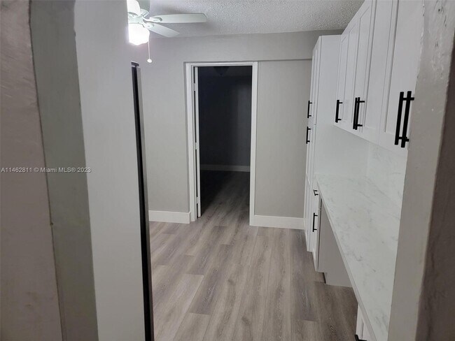 Foto del edificio - 6616 Raleigh St