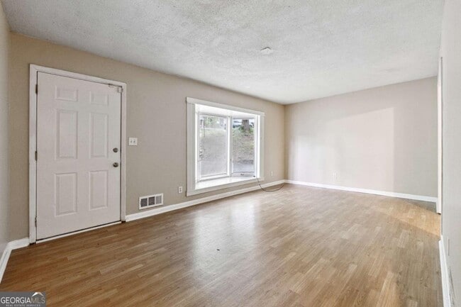 Foto del edificio - 5786 Deerfield Trail