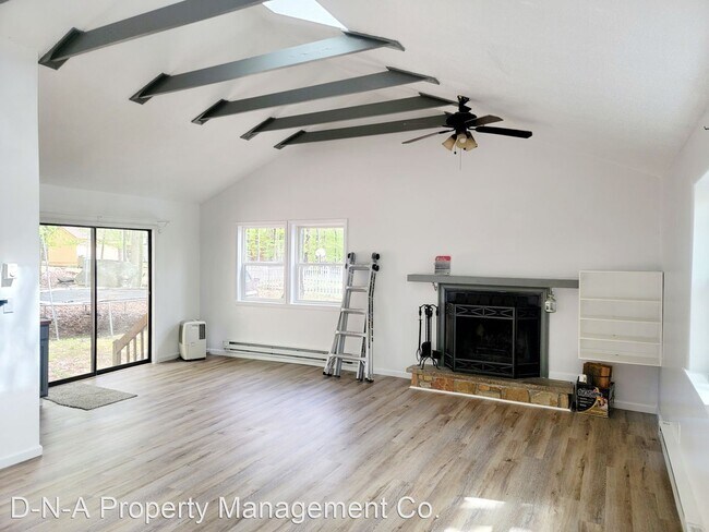 Building Photo - 3 br, 2 bath House - 435 Somerset Drive