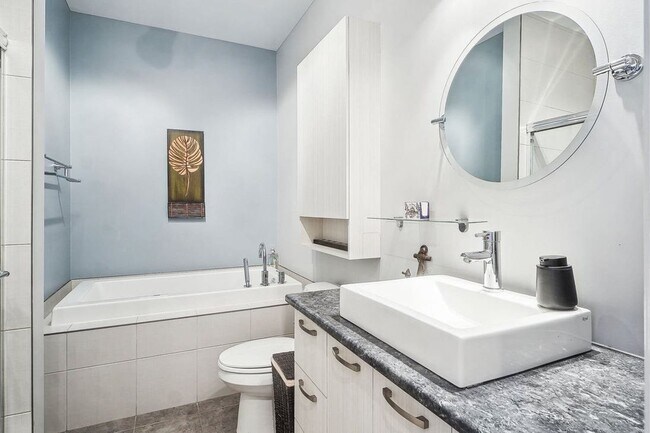 Foto del edificio - 2821 E Kiest Blvd