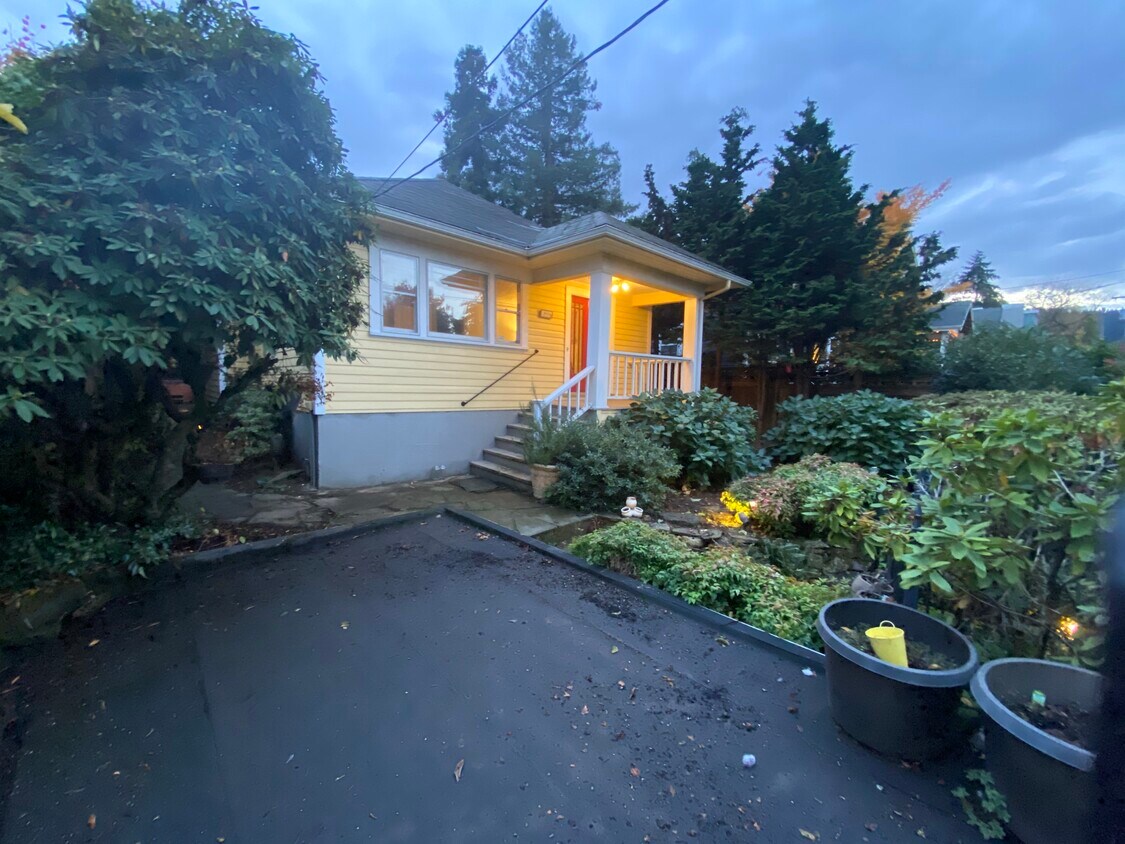 NW Craftsman your private oasis in Slabtown - 2434 NW Raleigh St
