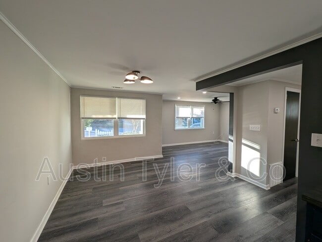 Building Photo - 2984B Smith St