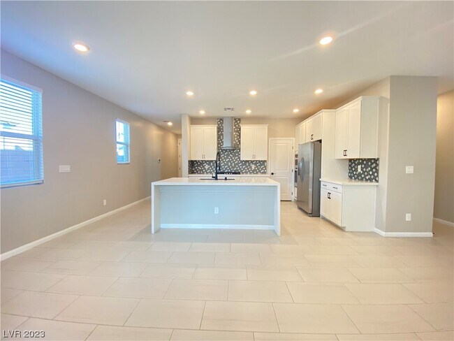 Building Photo - 4125 Elegant Chateau St