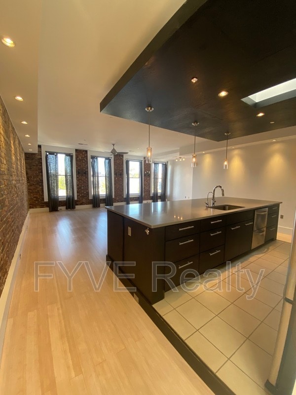 Foto del edificio - 106 Summit Ave