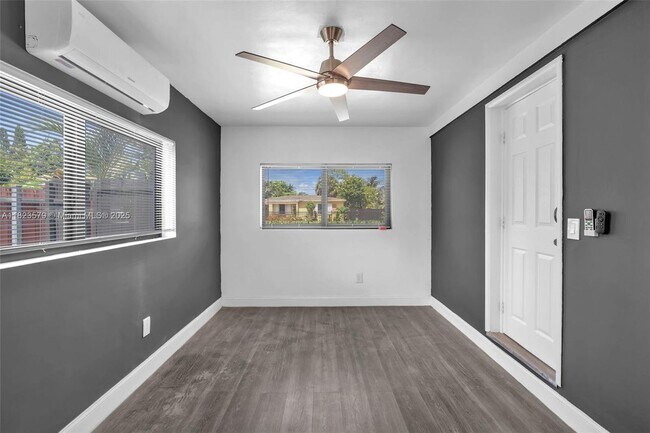 Foto del edificio - 14600 NW 11th Ct