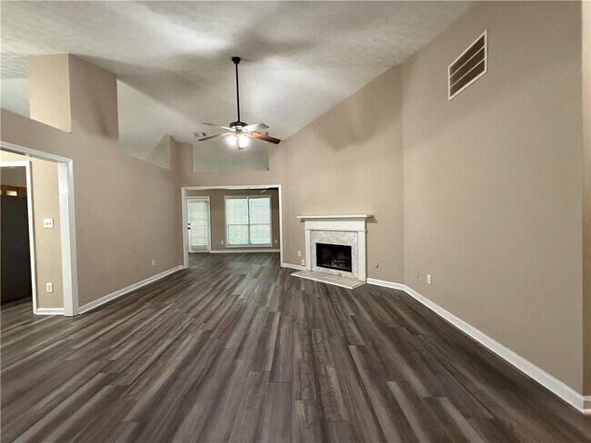 Foto del edificio - 3490 Ennfield Ln