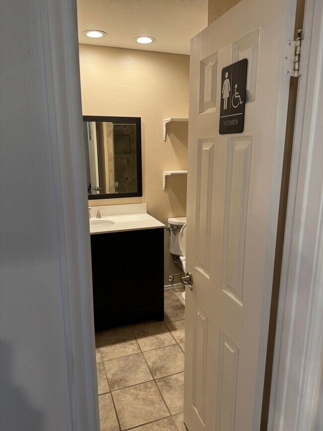 Foto del edificio - 5100 Verde Valley Ln
