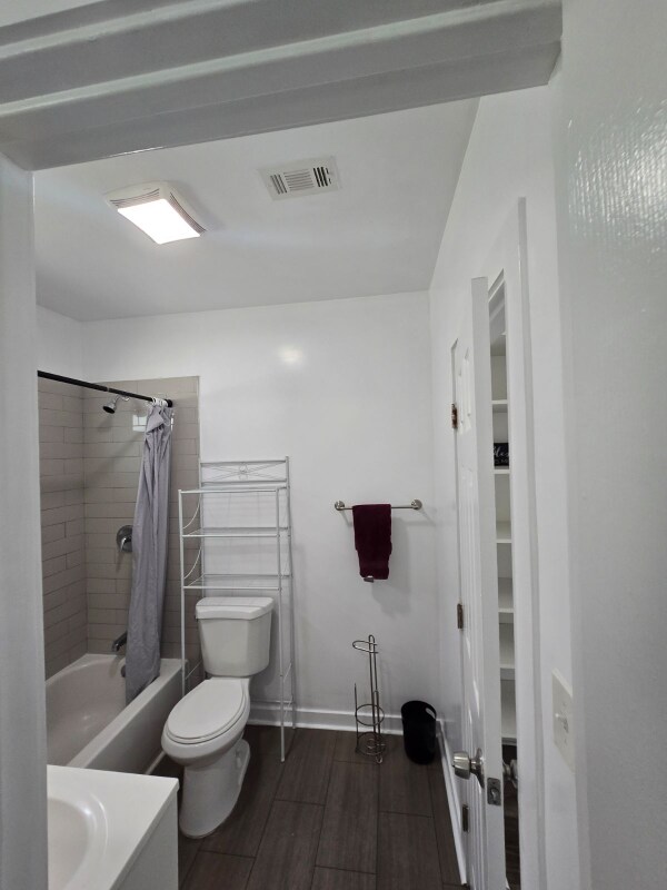 Building Photo - 2115 N Raymond Ave