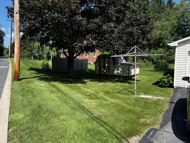 Building Photo - 101 Bathgate Dr