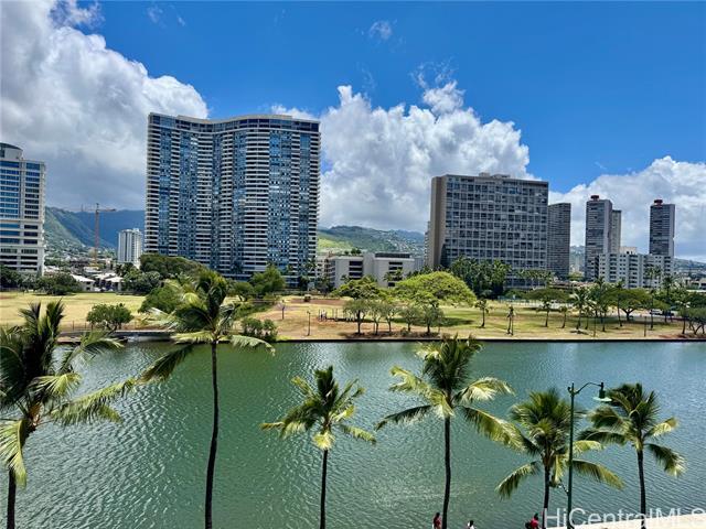 Building Photo - 2029 Ala Wai Blvd