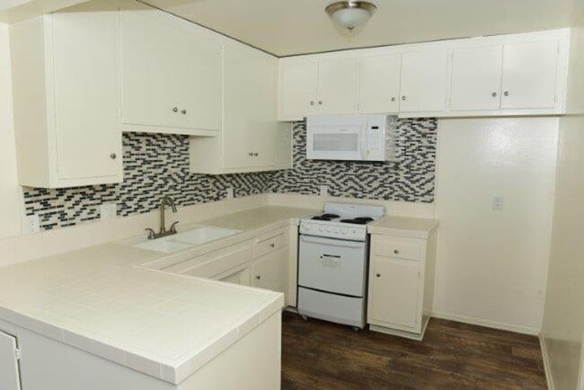 Interior Photo - Waterstone Garden