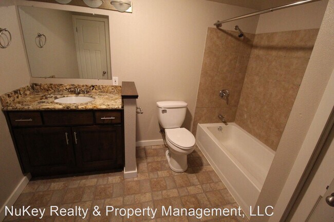 Building Photo - 4 br, 3 bath House - 323 W. Graves Rd.