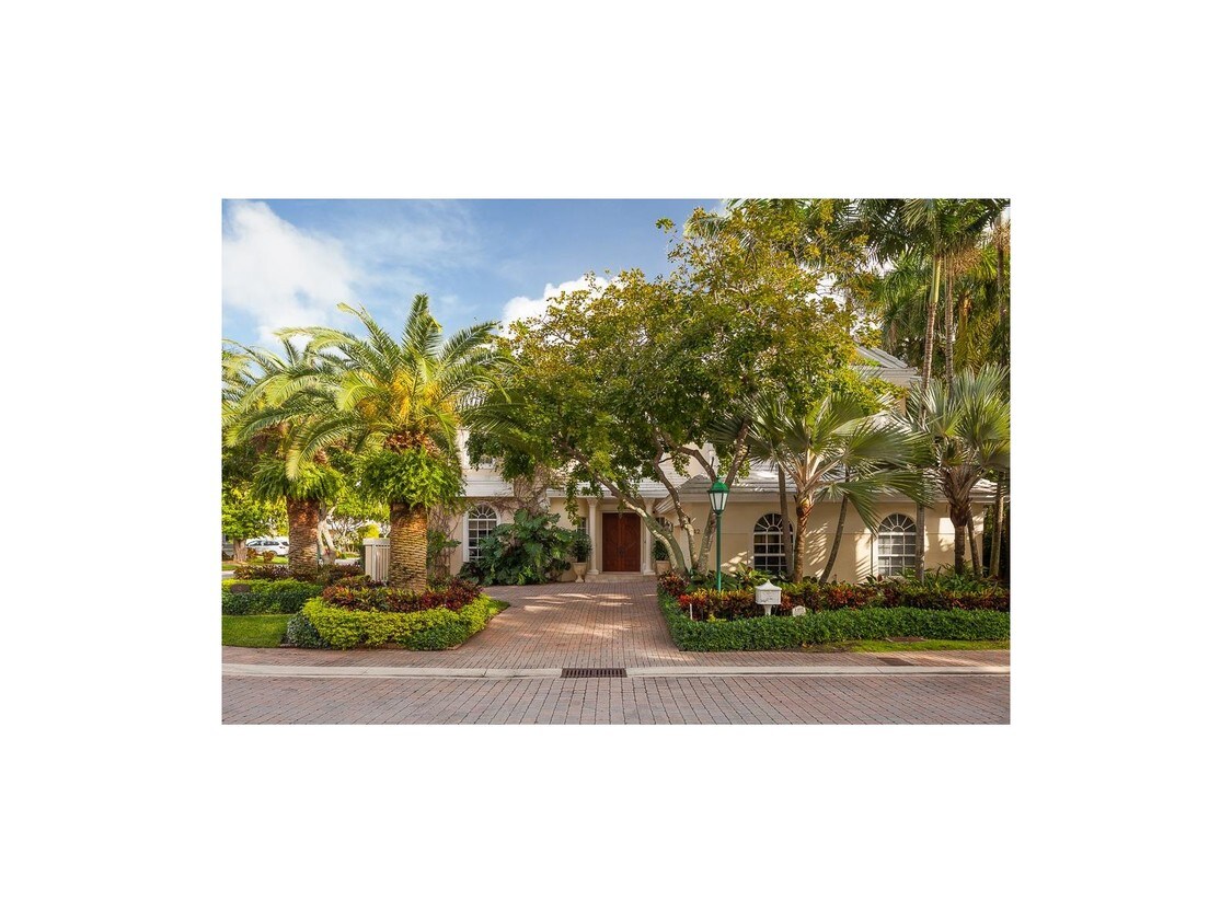 Primary Photo - 42 Grand Bay Estates Cir