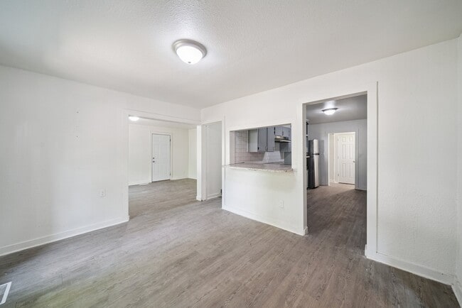 Photo - 1304 S Husband St House