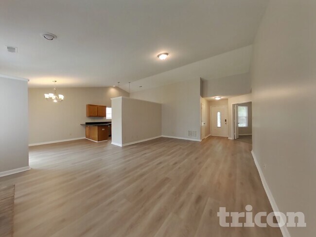 Building Photo - 903 Moonlight Ct
