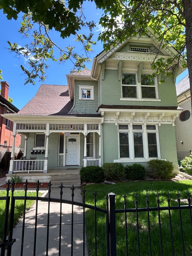 Building Photo - 208 S Lincoln St