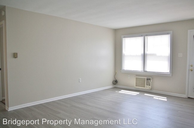 Building Photo - 67-67 Hummel Ave