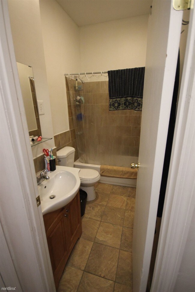 Foto del edificio - 2 br, 1 bath  - 1245 Willoughby Ave