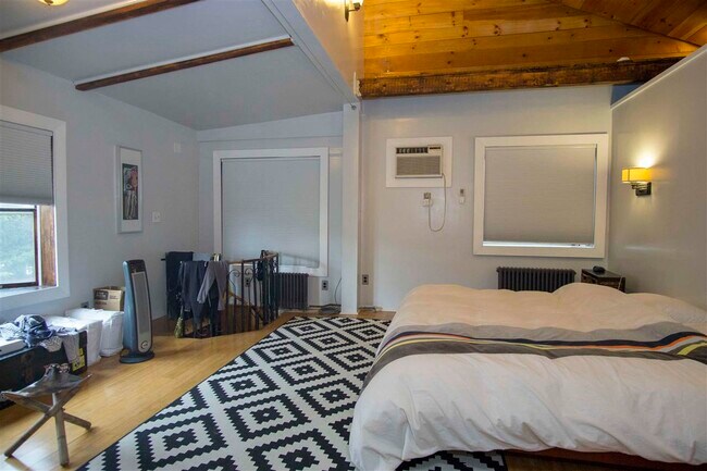 Foto del edificio - 334 Paterson Plank Rd