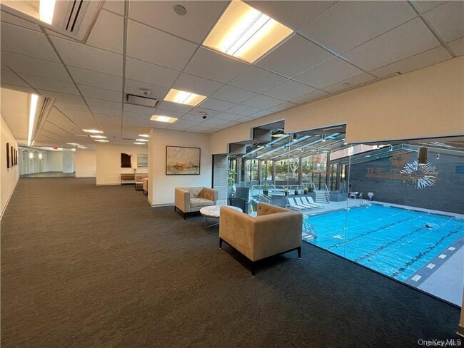 Foto del edificio - 4 Martine Ave