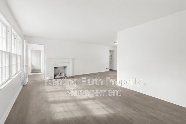 Building Photo - 805 Vanderbilt St